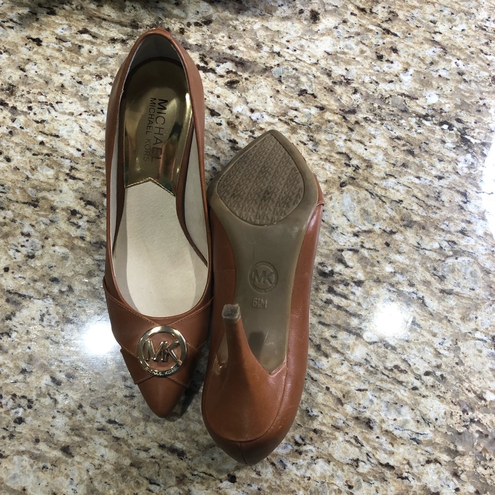 Michael Kors Brown Pointed Toe Leather Pumps Heels with Logo 6.5 - Picture 10 of 10